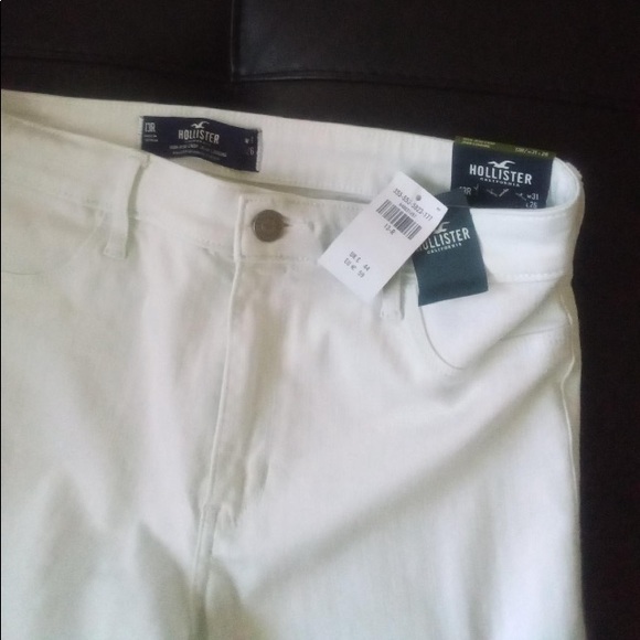 Hollister white ripped high rise jeans - Picture 2 of 6